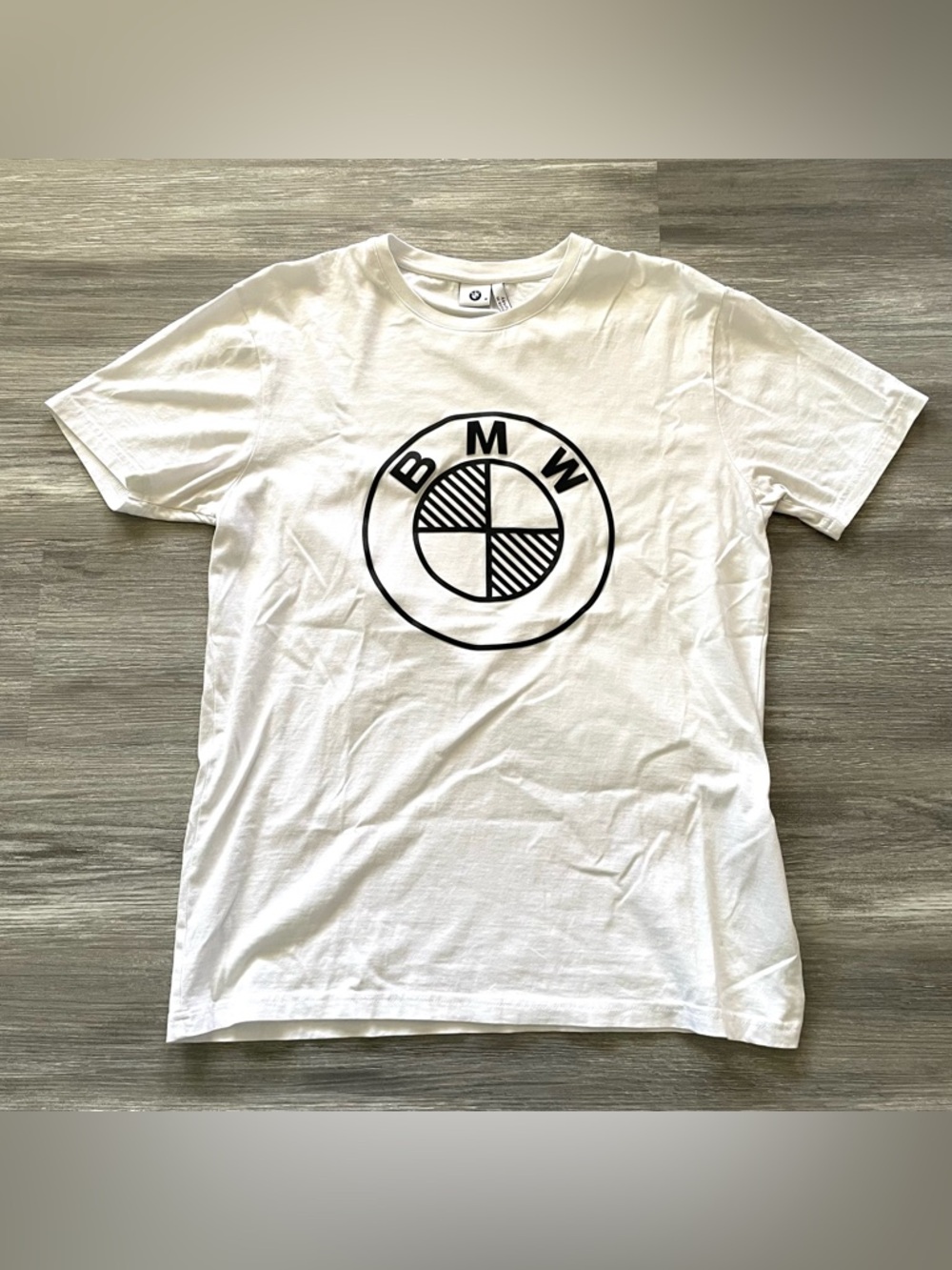 BMW Automobile Branded Logo Men's White Short Sleeve T-shirt Size Medium